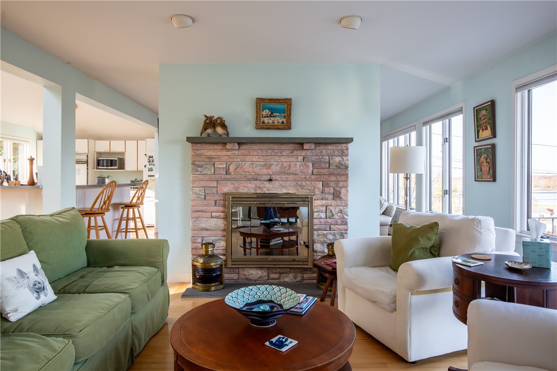 58 Overhill Road Warren, RI 02885 - Photo 6 of 40