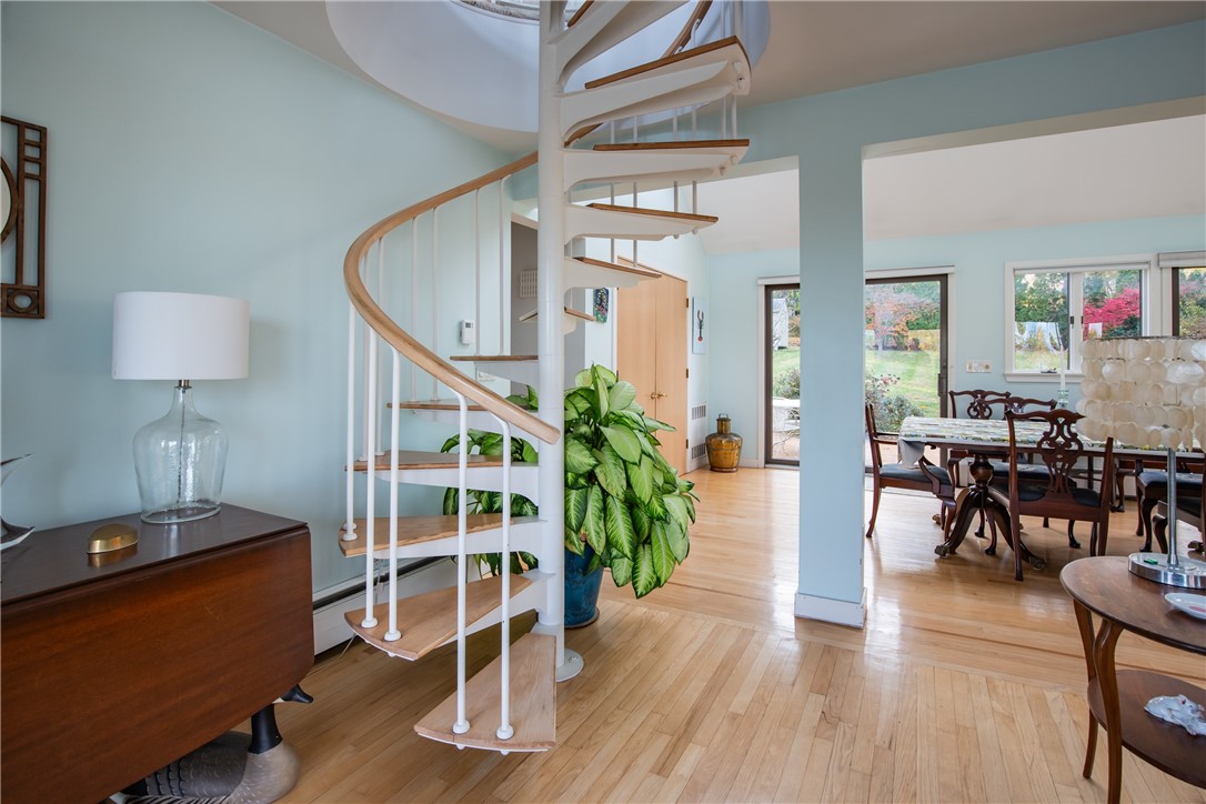 58 Overhill Road Warren, RI 02885 - Photo 8 of 40