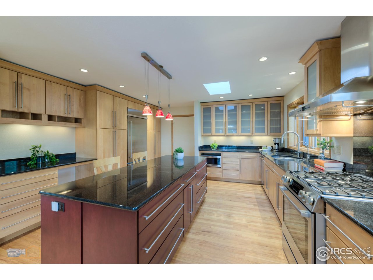 335 Pine Tree Lane Boulder, CO 80304 - Photo 8 of 46 Wonderful prep island w/Australian granite