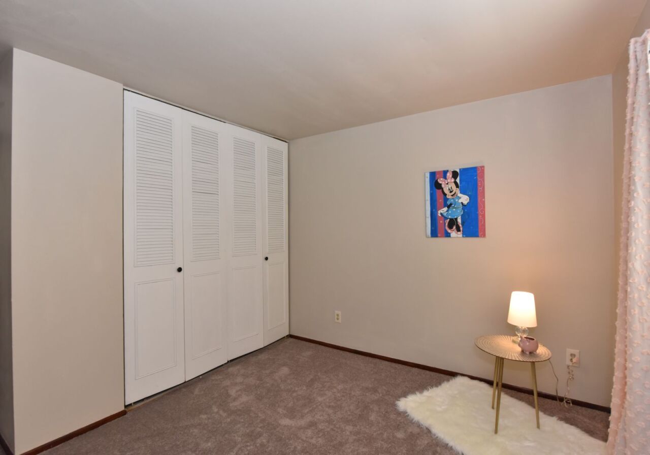 6081 West Calumet Road Milwaukee, WI 53223 - Photo 20 of 29 Charming Bedroom 3