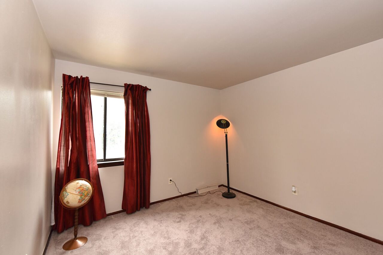 6081 West Calumet Road Milwaukee, WI 53223 - Photo 22 of 29 Bedroom 4 or Office