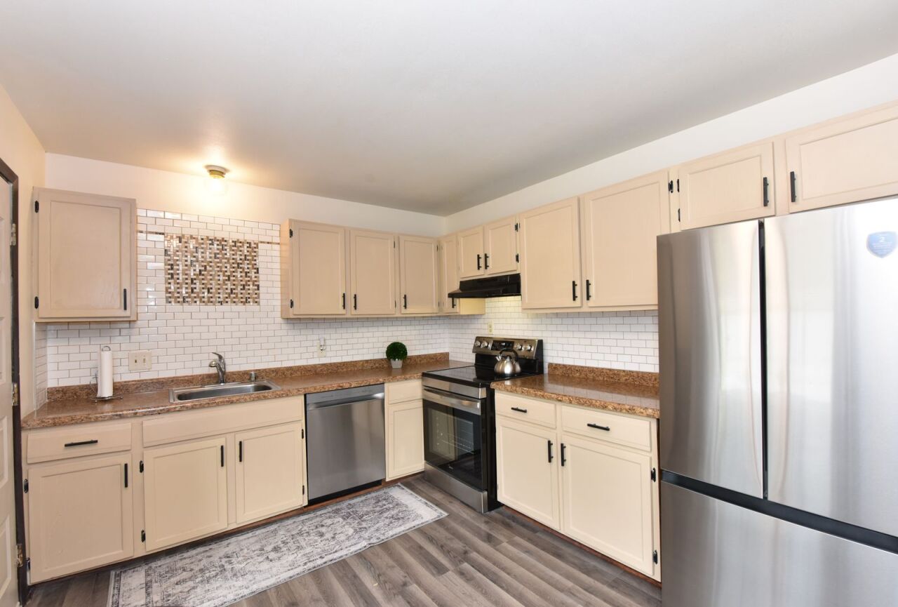 6081 West Calumet Road Milwaukee, WI 53223 - Photo 10 of 29 New Stainless Steel Appliances