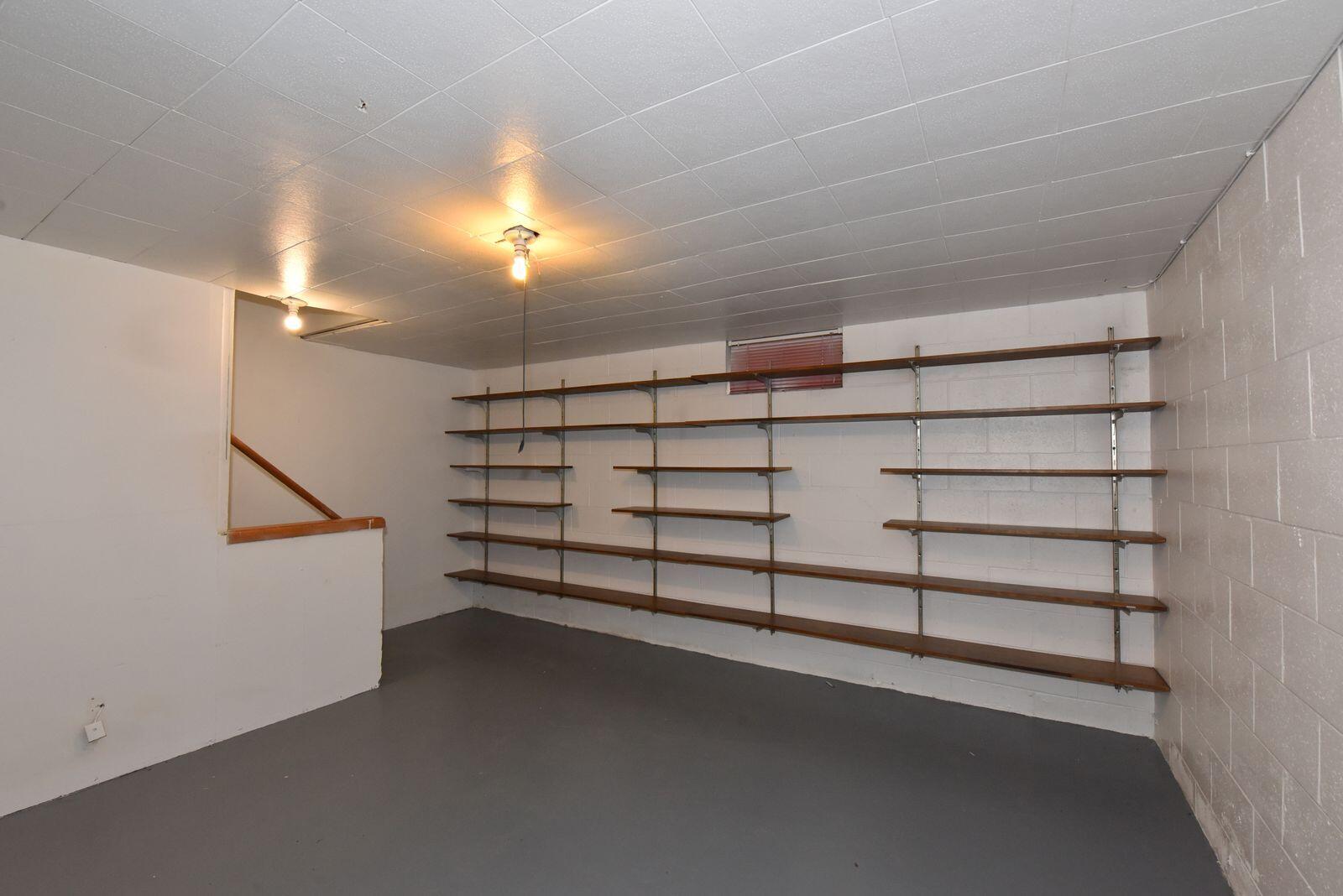 6081 West Calumet Road Milwaukee, WI 53223 - Photo 10 of 29 Great for Family Gatherings