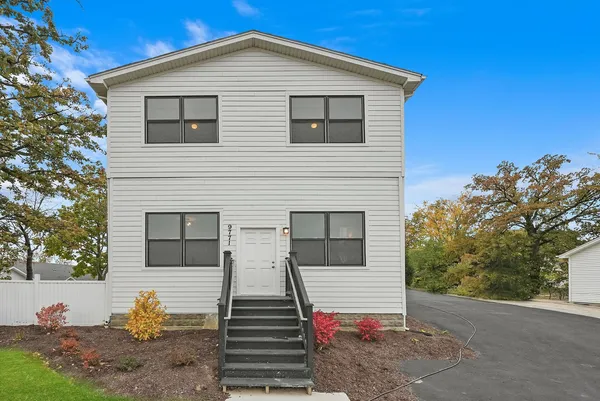 $3,900 | 9771 West 143rd Street, Orland Park, IL 60462