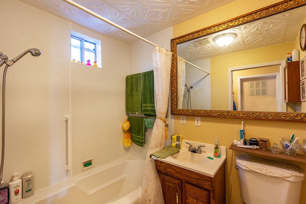 305 Columbus Street Rio Dell, CA 95562 - Photo 8 of 13
