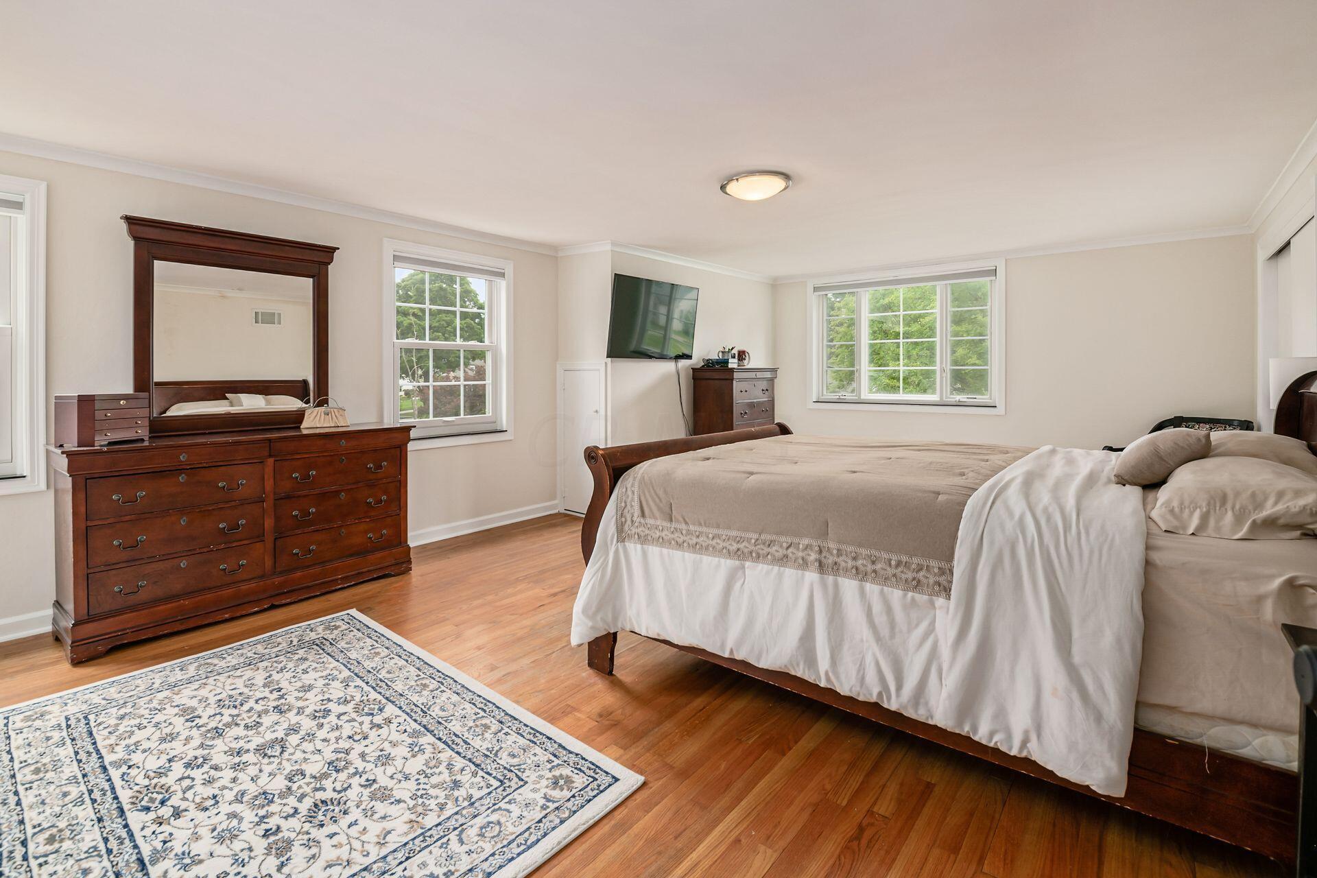 281 South Broadleigh Road Columbus, OH 43209 - Photo 31 of 44 035__L 281 S Broadleigh Rd099