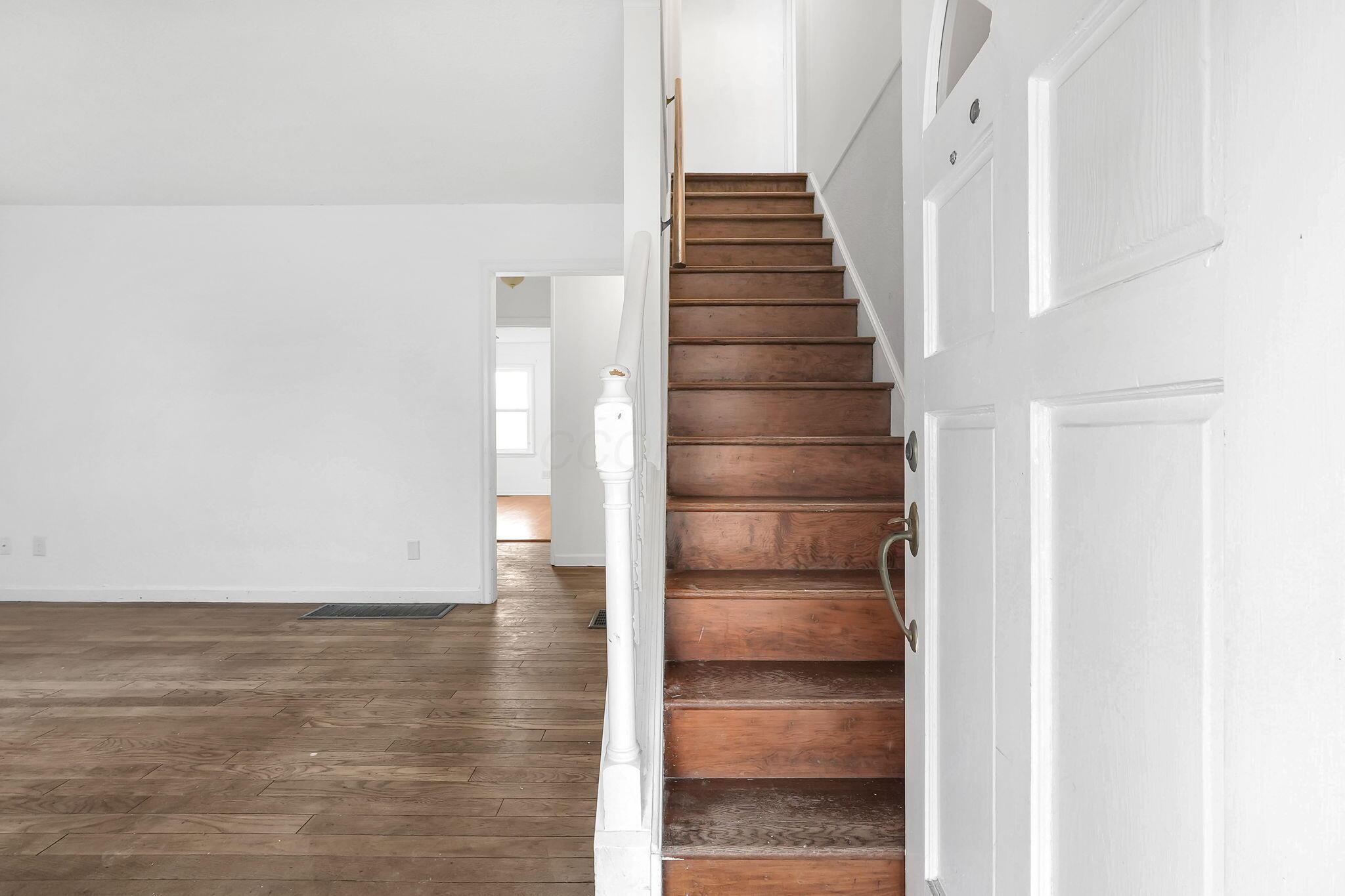 814 Chestershire Road Columbus, OH 43204 - Photo 6 of 51 5-web-or-mls-814-chestershire-rd