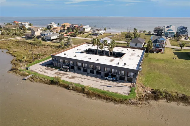 $2,300 | 709 Gale Street, Unit 26, Seabrook, TX 77586