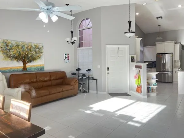 $2,800 | 8597 Jade Drive, Unit 102, Tamarac, FL 33321