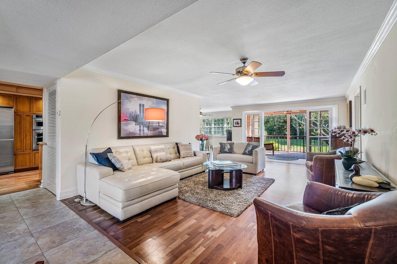 250 East Royal Palm Road, Unit 2C Boca Raton, FL 33432 - Photo 6 of 35 Living room