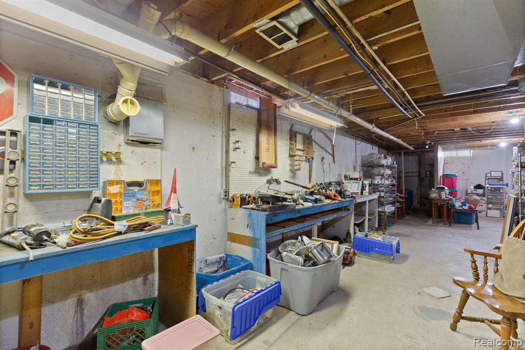 2975 Hadden Road Rochester, MI 48306 - Photo 32 of 52