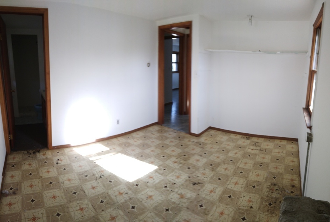 2201 Root Street Crest Hill, IL 60403 - Photo 15 of 27 a view of an empty room