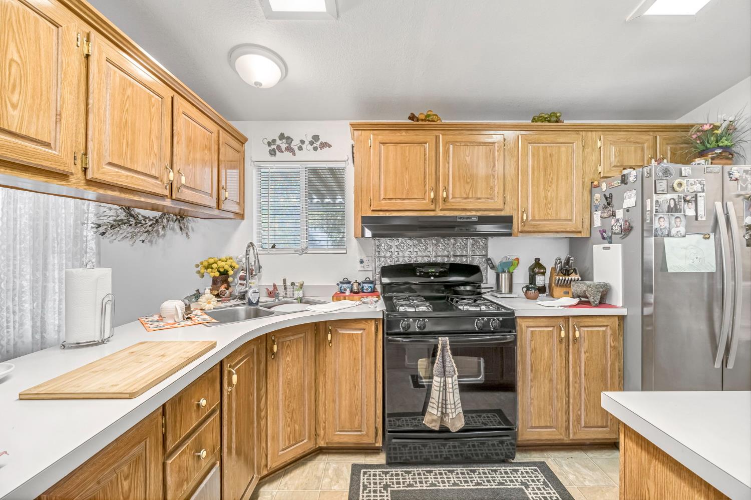 1218 East Cleveland Avenue, Unit 142 Madera, CA 93638 - Photo 10 of 29