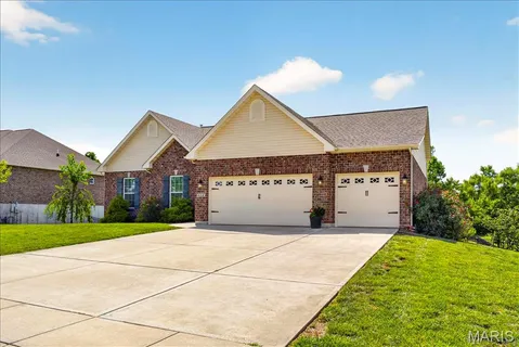 $541,000 | 614 Laura Court West, Columbia, IL 62236