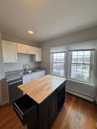 $2,100 | 17 6th Street, Unit 2, Providence, RI 02906