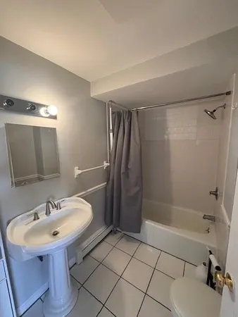 $2,100 | 17 6th Street, Unit 2, Providence, RI 02906