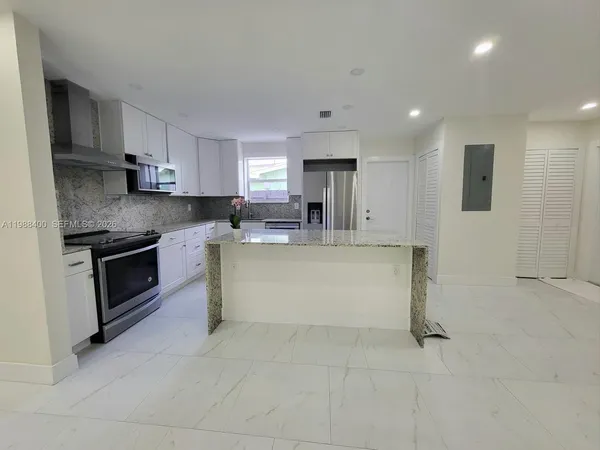 $4,500 | 8140 Northwest 11th Court, Unit 8140, Pembroke Pines, FL 33024