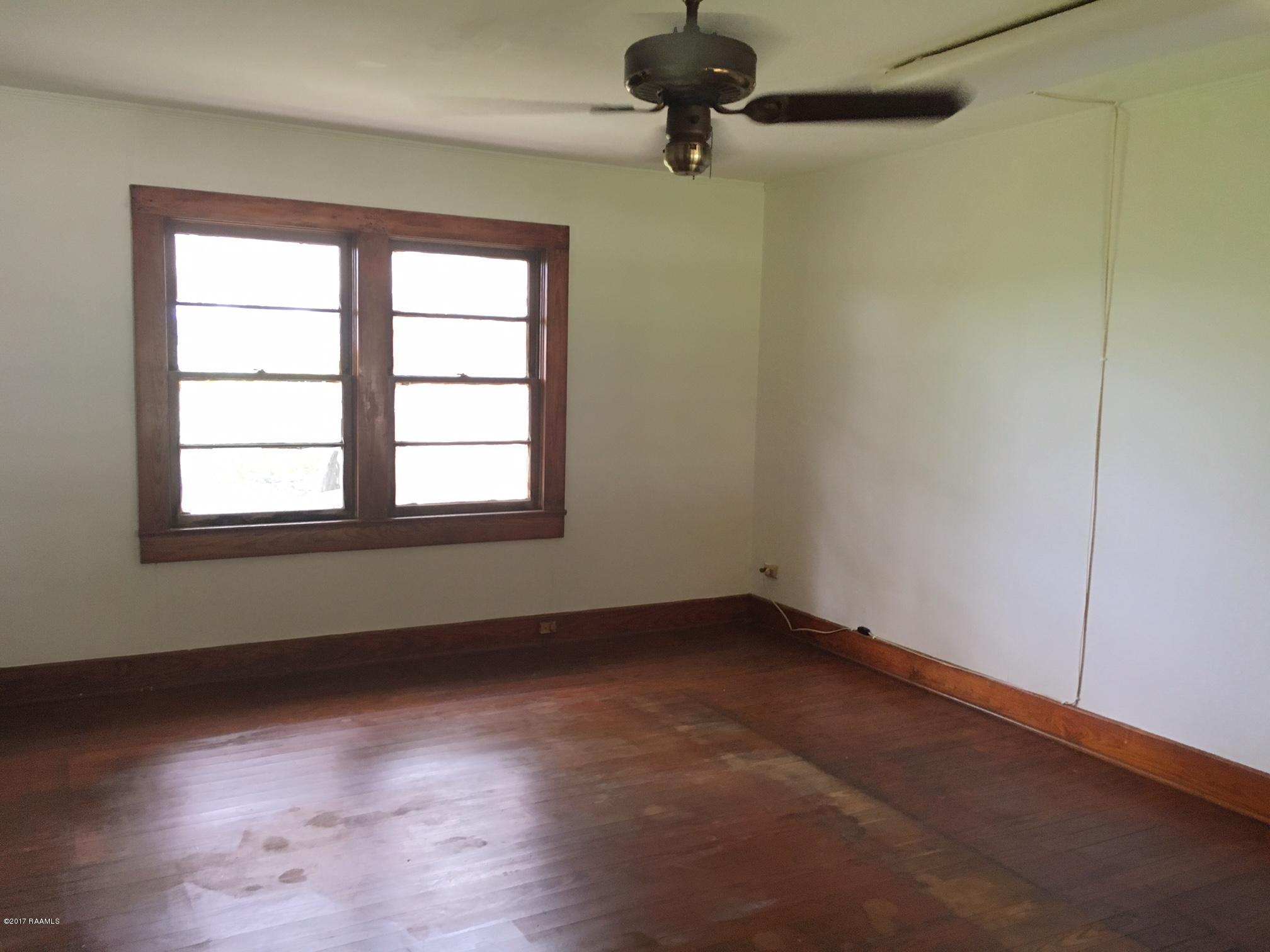 5817 Patoutville Road New Iberia, LA 70560 - Photo 3 of 13 IMG_0124