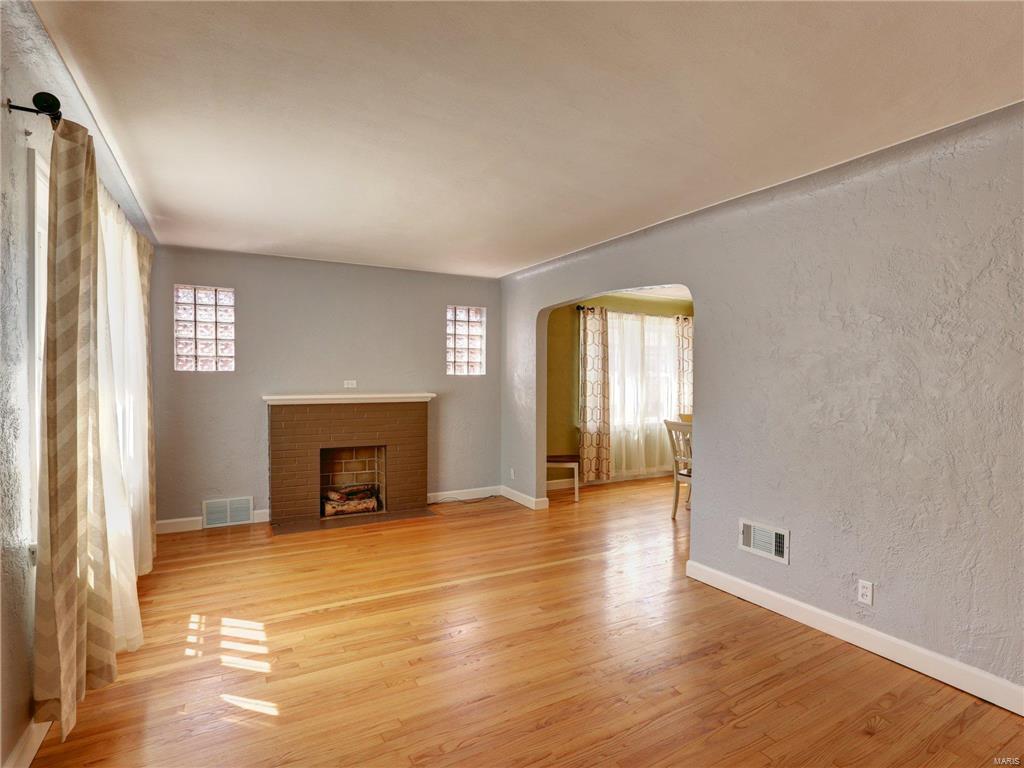 7115 Weber Road Affton, MO 63123 - Photo 3 of 19 Gallery Image 3