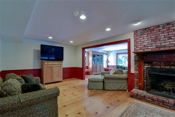 95 Austin Road Sudbury, MA 01776 - Photo 4 of 28 Gallery Image 4