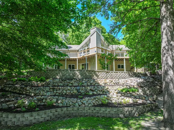 $899,900 | 1850 Petes Point Lane Southwest, Alexandria, MN 56308