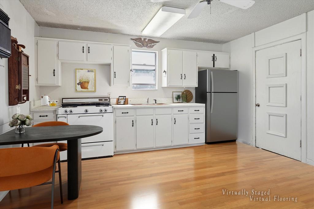 6941 Burger Road Aubrey, TX 76227 - Photo 17 of 28 Virtuallu enhanced Tiny Home Kitchen and Dining
