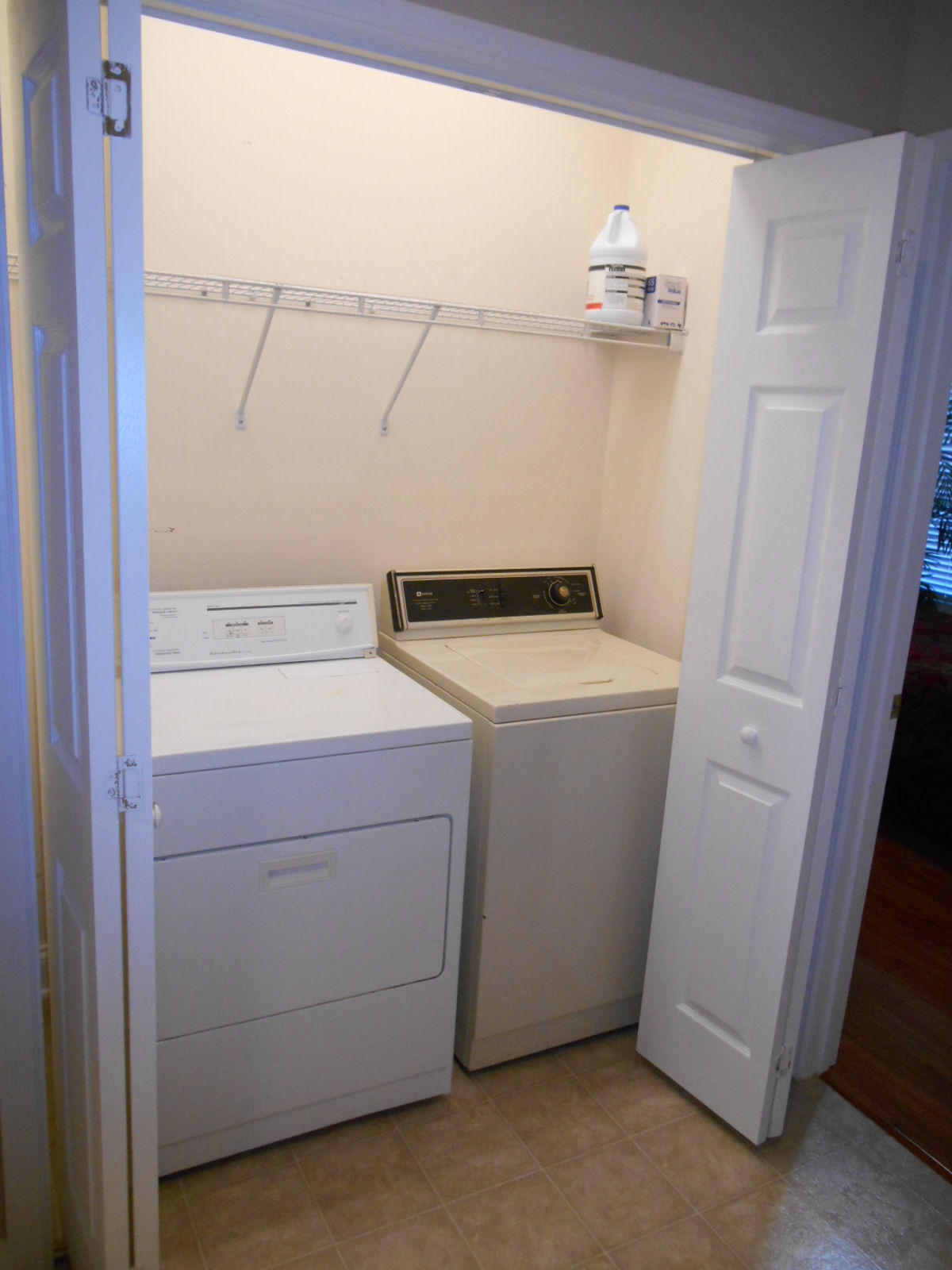 136 Hardinberry Street Oak Ridge, TN 37830 - Photo 14 of 22 Laundry