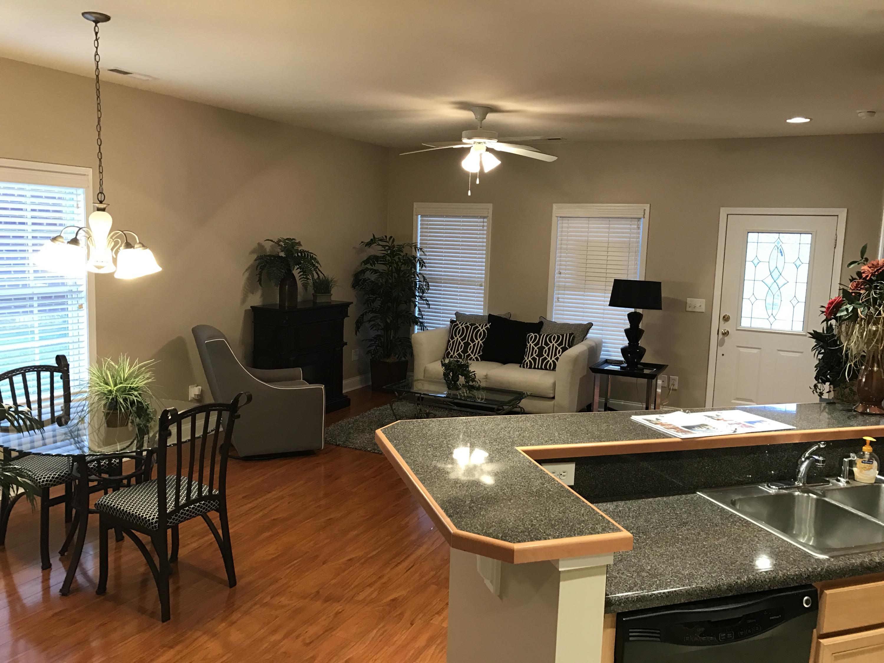 136 Hardinberry Street Oak Ridge, TN 37830 - Photo 3 of 22 Great Room area