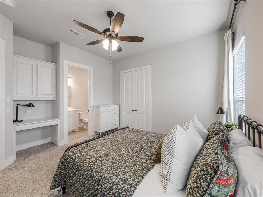 544 Majors Road Van Alstyne, TX 75495 - Photo 6 of 36 a living room with furniture and window