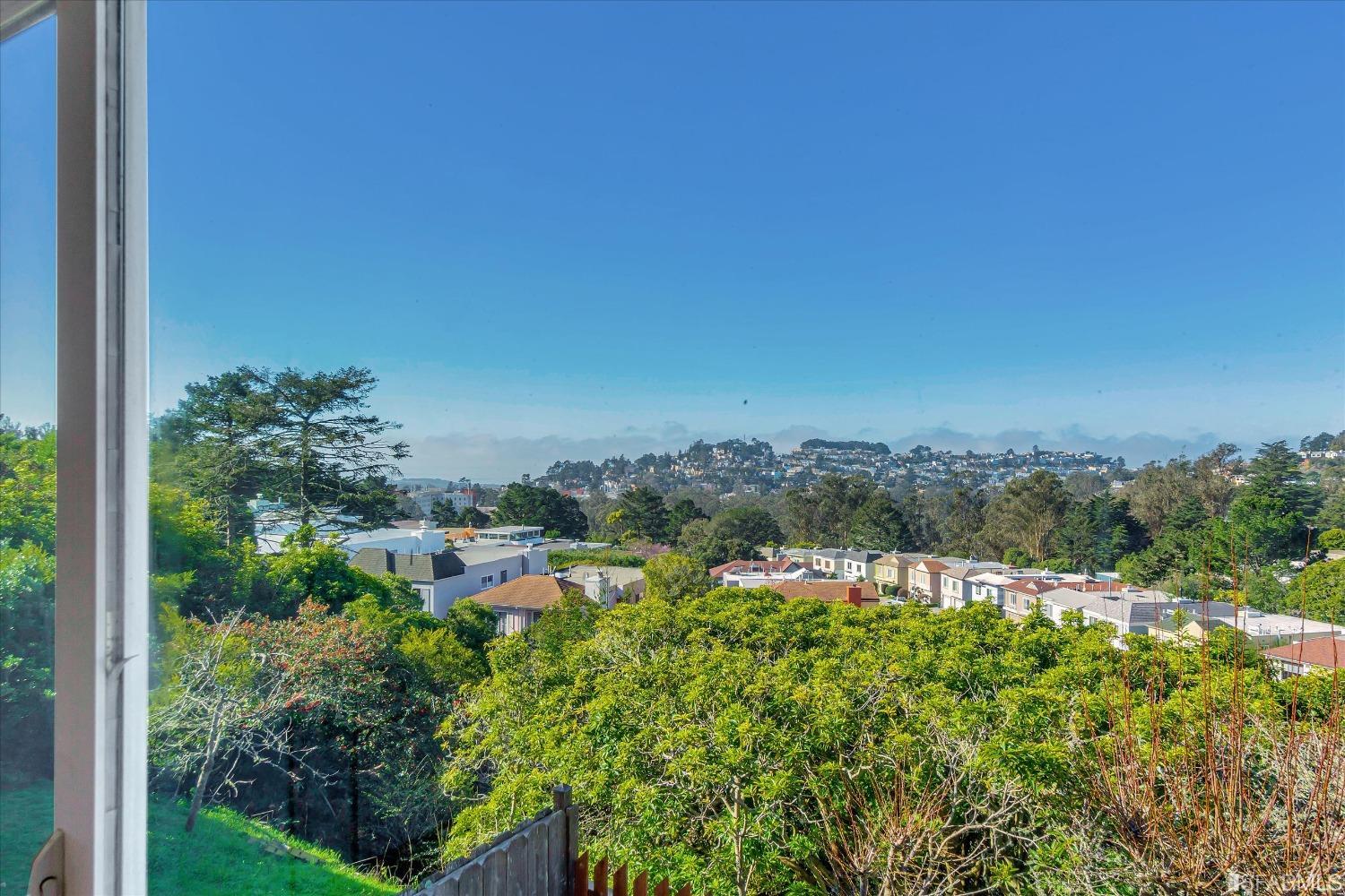 159 Skyview Way San Francisco, CA 94131 - Photo 7 of 17 a view of a city