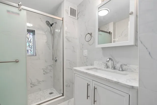 $2,800 | 48 Town Hill Street, Unit 1, Quincy, MA 02169