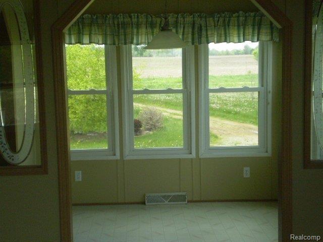 5123 Shoemaker Road Almont, MI 48003 - Photo 7 of 13 Shoemaker 5123 Breakfast Nook