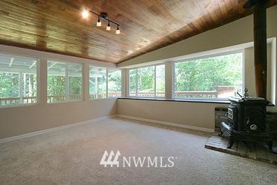 25332 Tiger Mountain Road Southeast Issaquah, WA 98027 - Photo 6 of 15 Gallery Image 6
