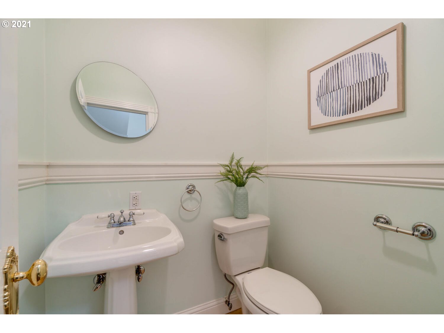2470 Northwest Raleigh Street Portland, OR 97210 - Photo 14 of 32 Gallery Image 14