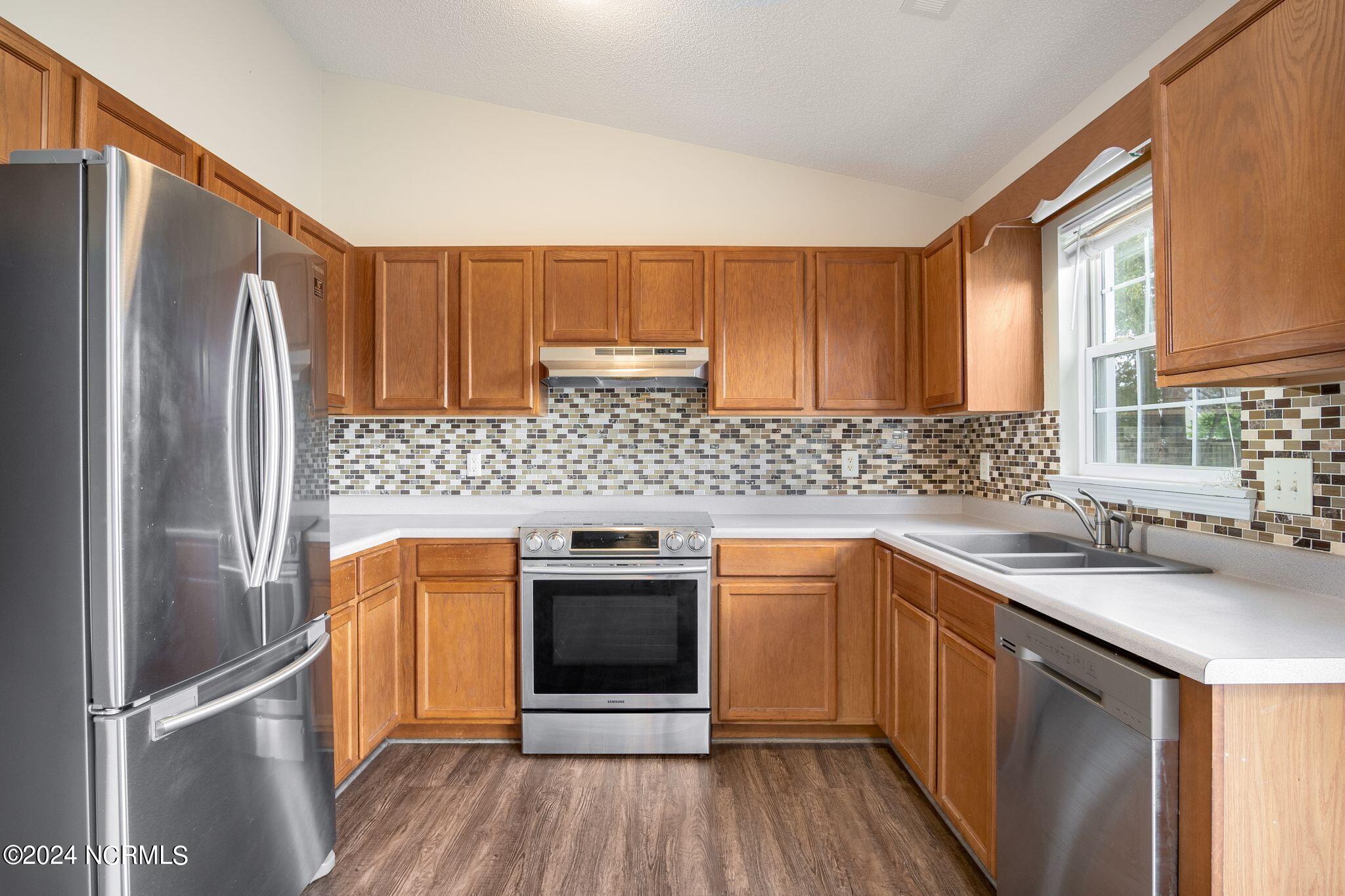 101 Linden Road Richlands, NC 28574 - Photo 10 of 21 101 Linden Rd-16