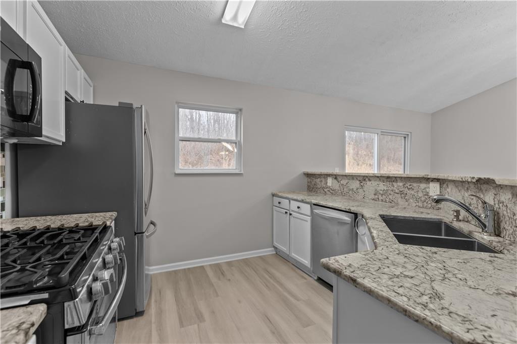 1096 Rural Ridge Drive Cheswick, PA 15024 - Photo 14 of 33 kitchen