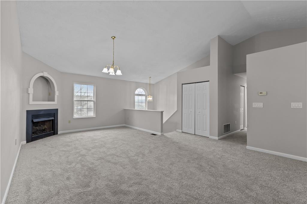 vaulted ceilings and so much storage