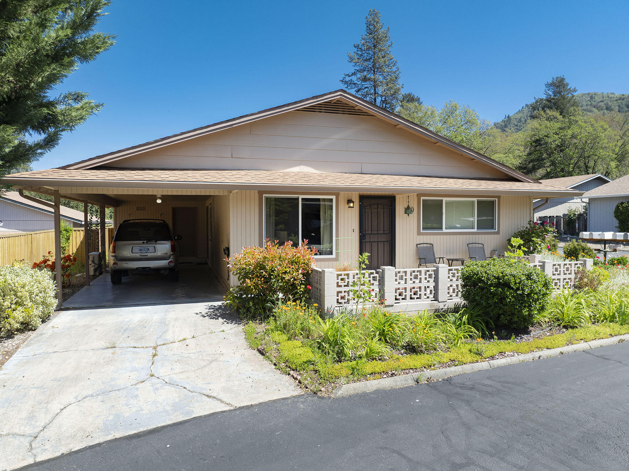 100 Brookside Court Rogue River, OR 97537 - Photo 4 of 35 4