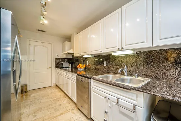 $13,000 | 1413 Sunset Harbour Drive, Unit 209, Miami Beach, FL 33139