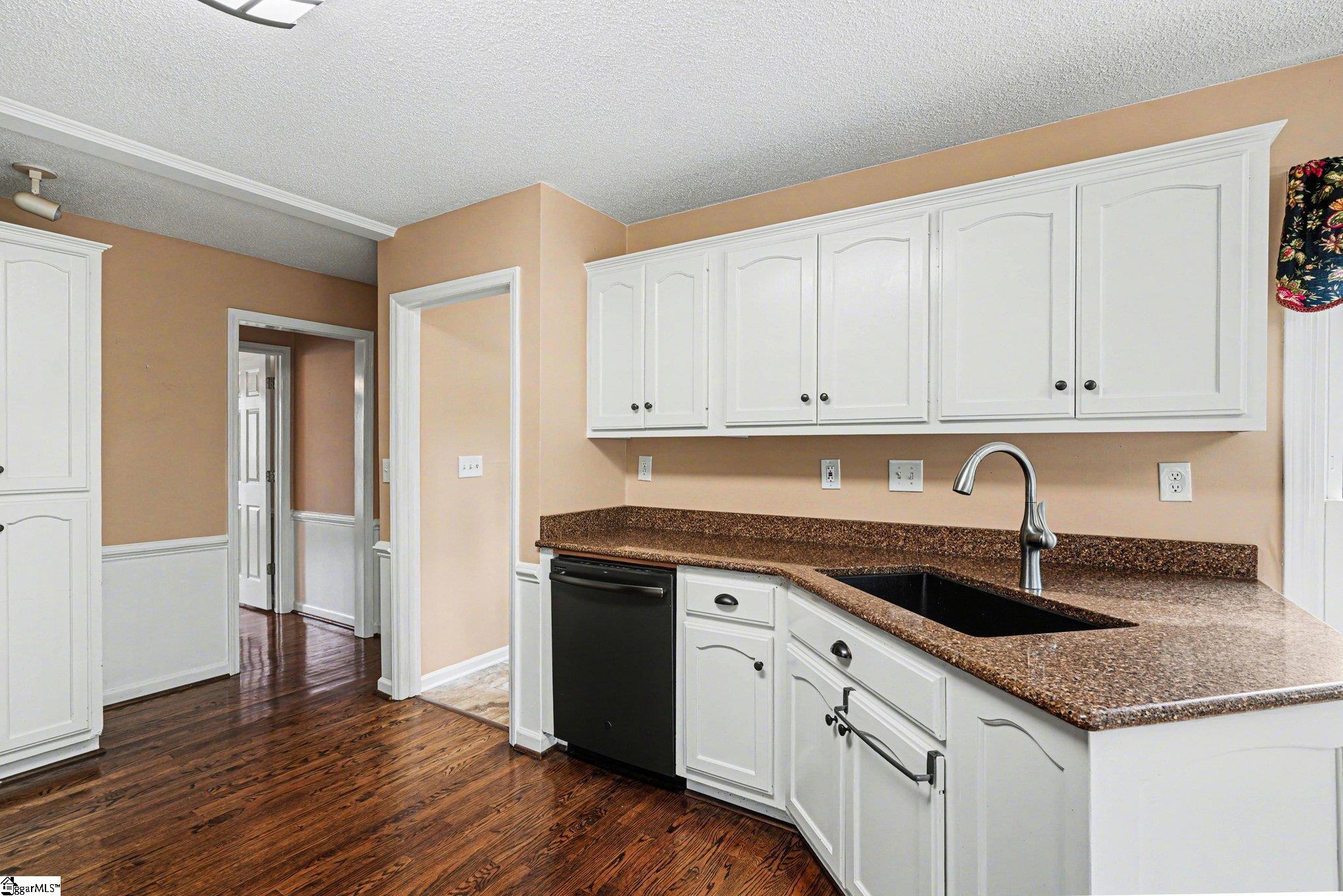 605 Shadow Oaks Drive Easley, SC 29642 - Photo 14 of 38