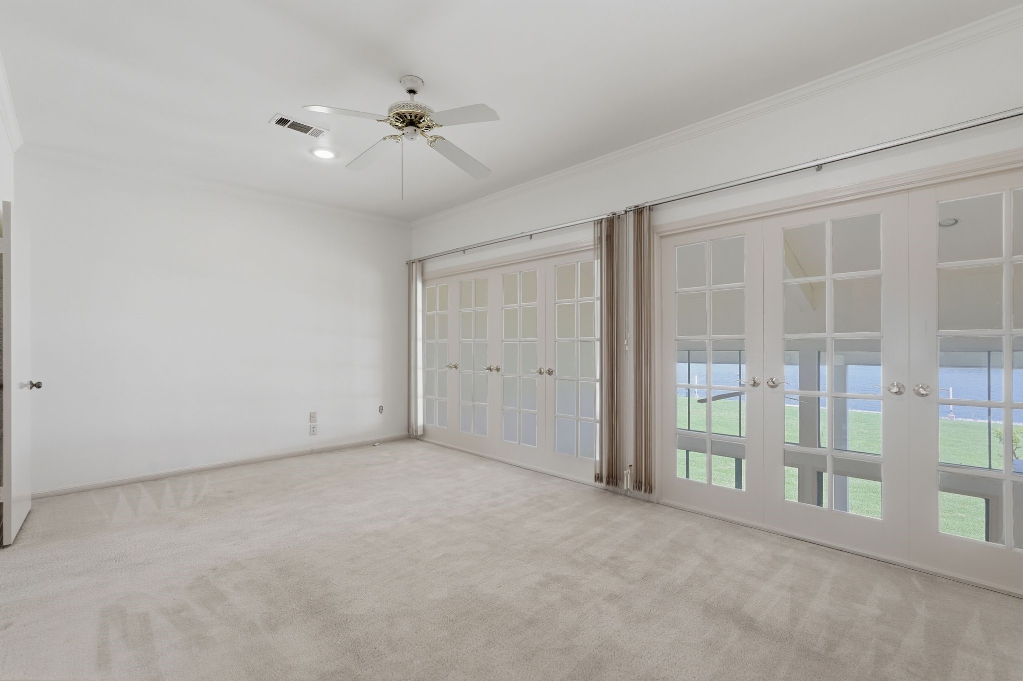 134 April Point Drive South Conroe, TX 77356 - Photo 13 of 50