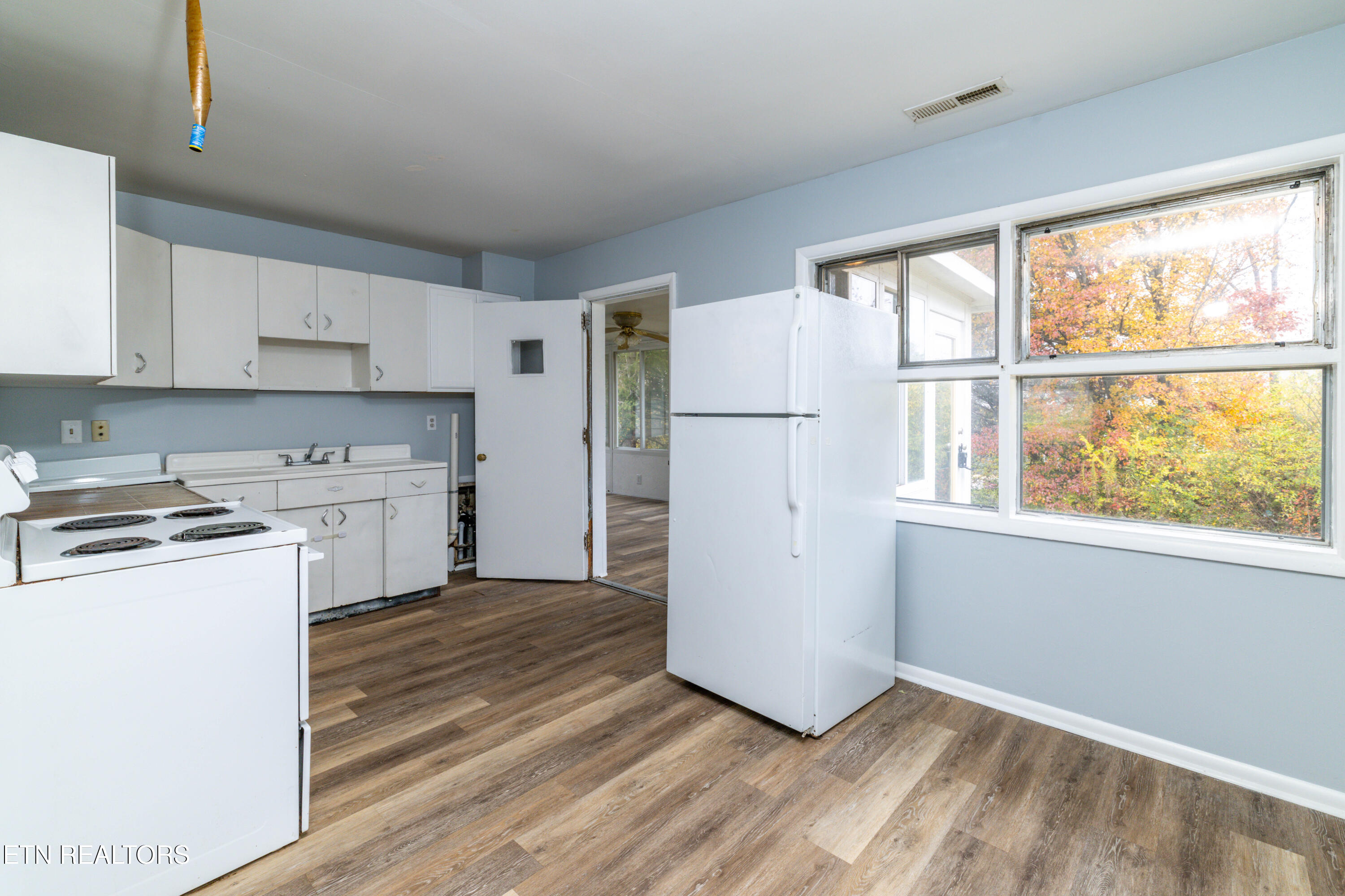 4520 Nicholas Road Northwest Knoxville, TN 37912 - Photo 9 of 27 755A0872-Edit