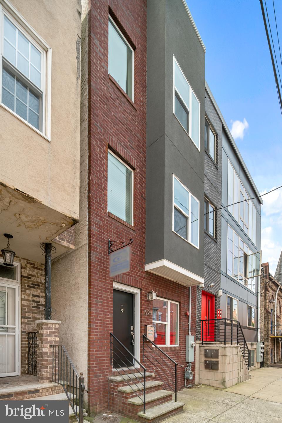 1928 Parrish Street Philadelphia, PA 19130 - Photo 2 of 32