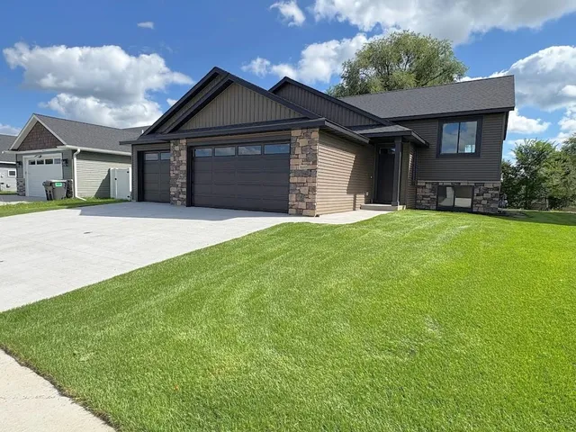 $479,900 | 3669 Meadow Sage Court Southeast, Rochester, MN 55904