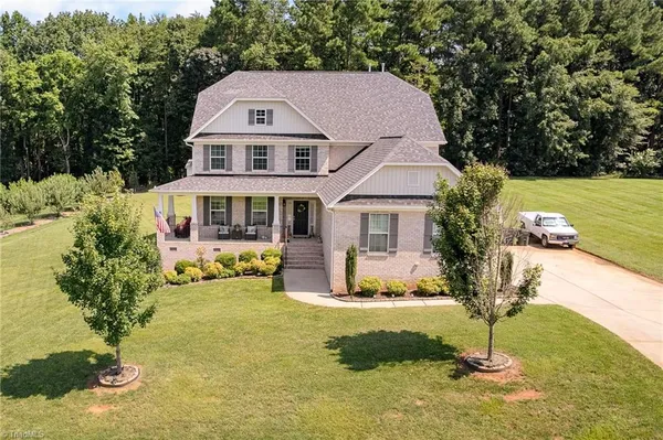 $689,000 | 6908 River Gate Court, Oak Ridge, NC 27310