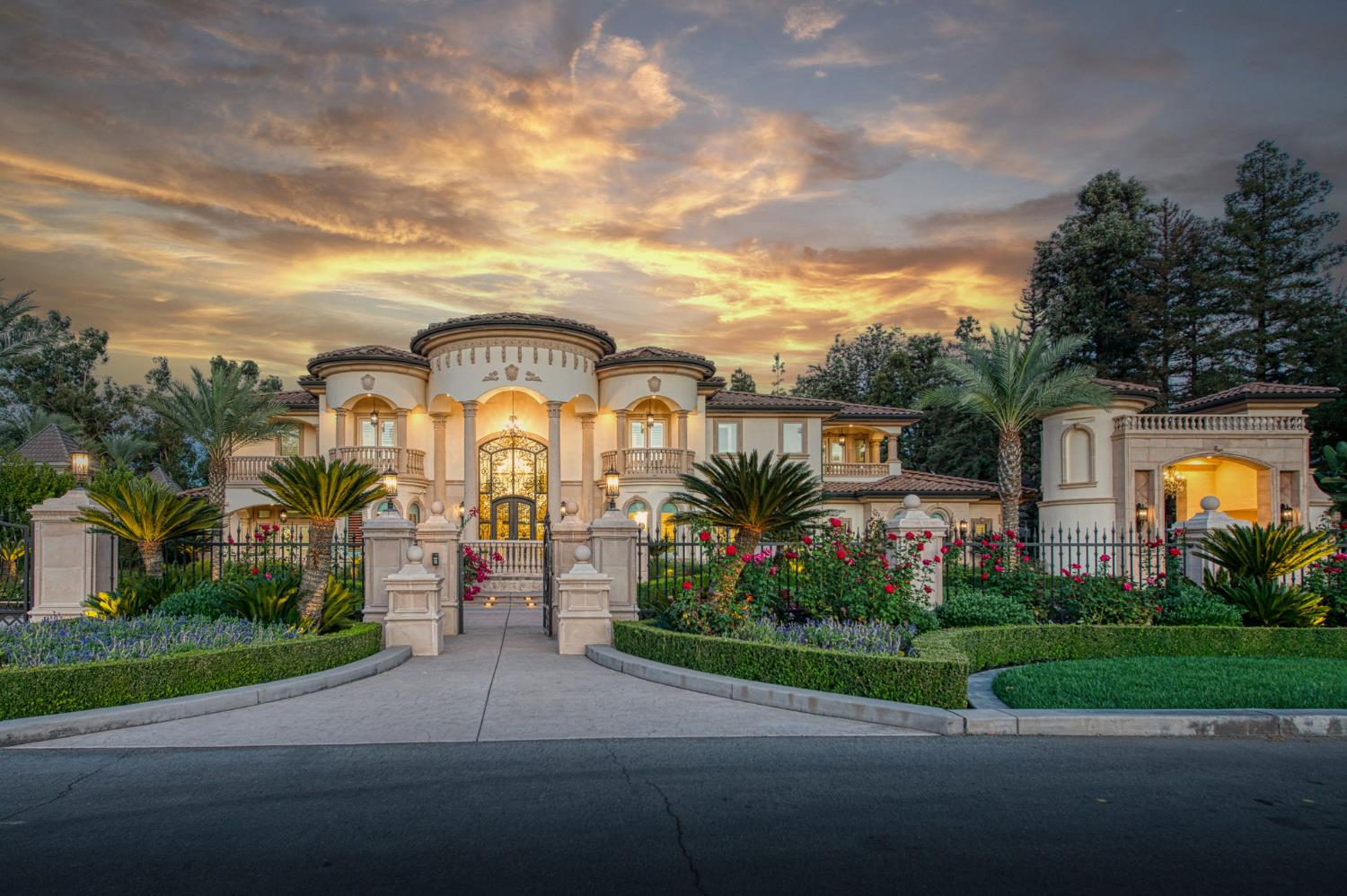 6060 North Van Ness Boulevard Fresno, CA 93711 - Photo 1 of 26 a view of a street with a apartment