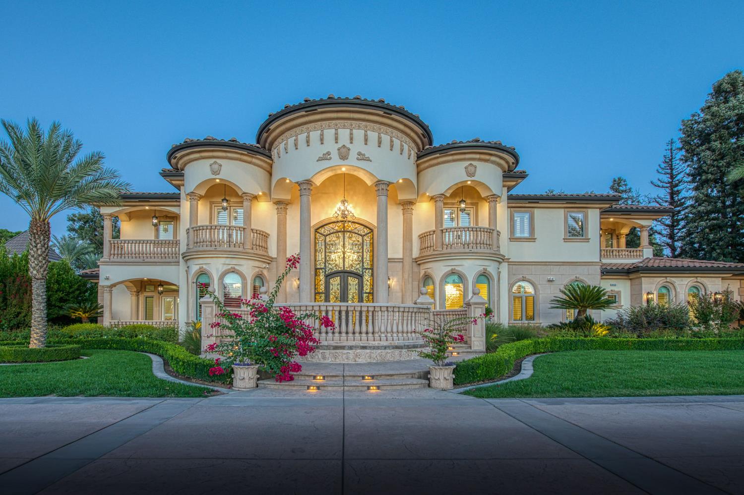 6060 North Van Ness Boulevard Fresno, CA 93711 - Photo 3 of 26 a front view of house with yard and green space