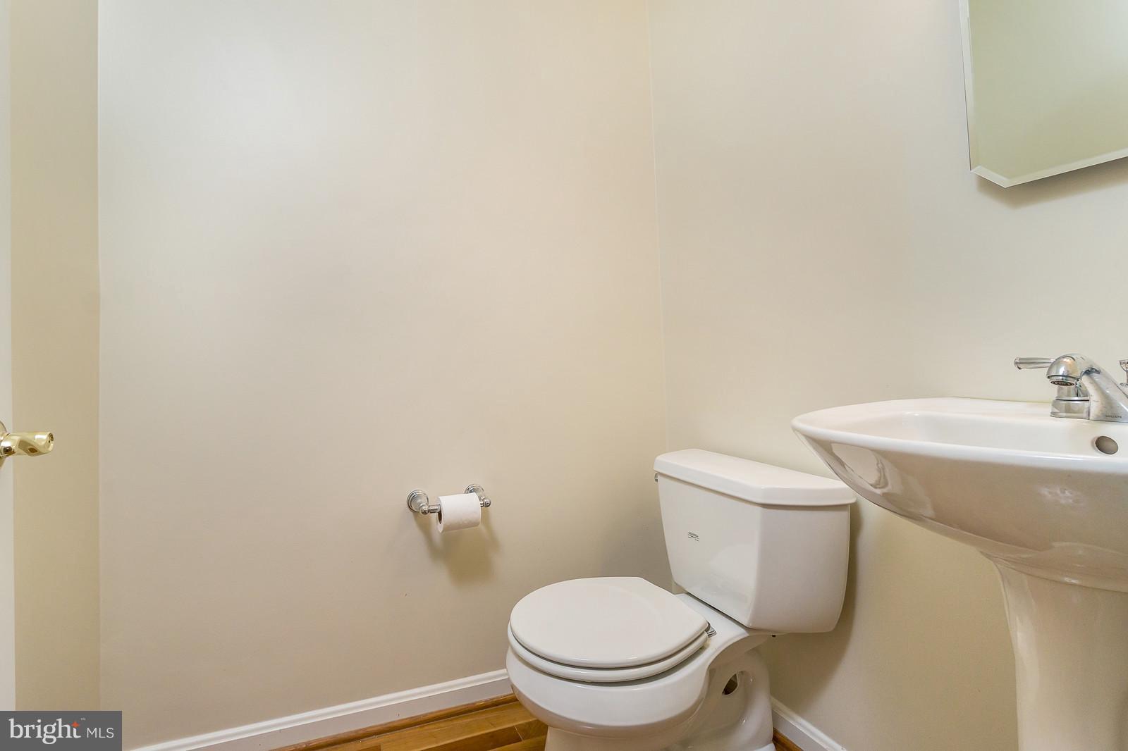 8517 Lakinhurst Lane Springfield, VA 22152 - Photo 13 of 26 Bath