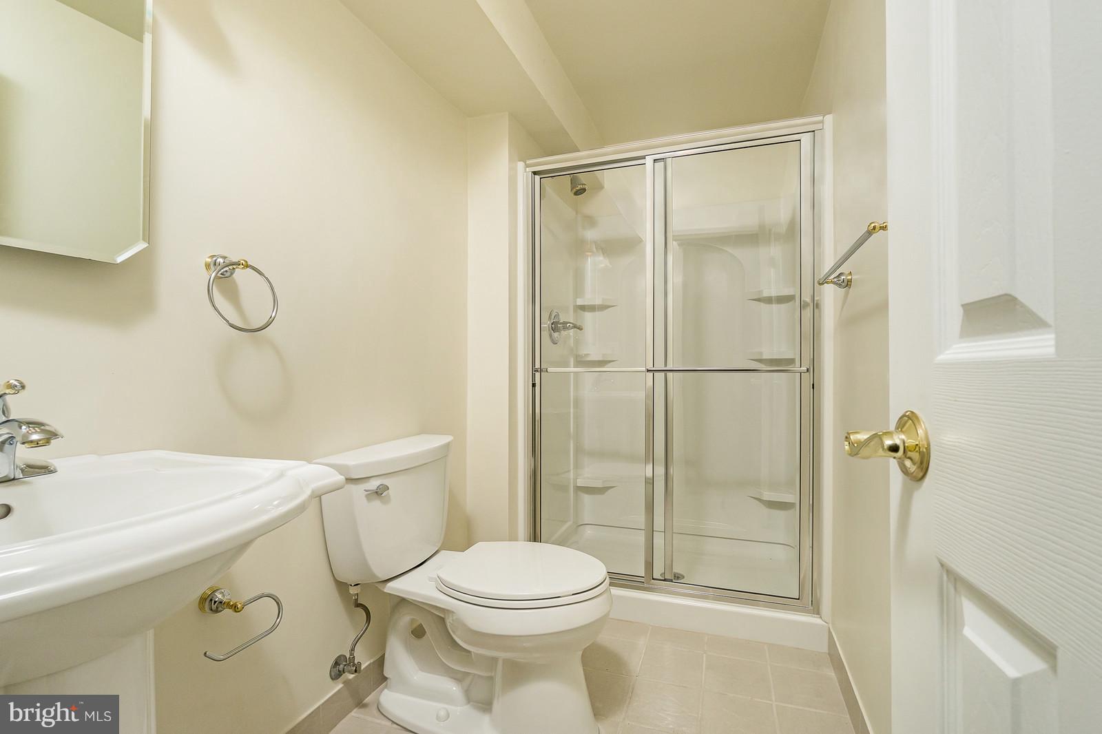 8517 Lakinhurst Lane Springfield, VA 22152 - Photo 21 of 26 Bath