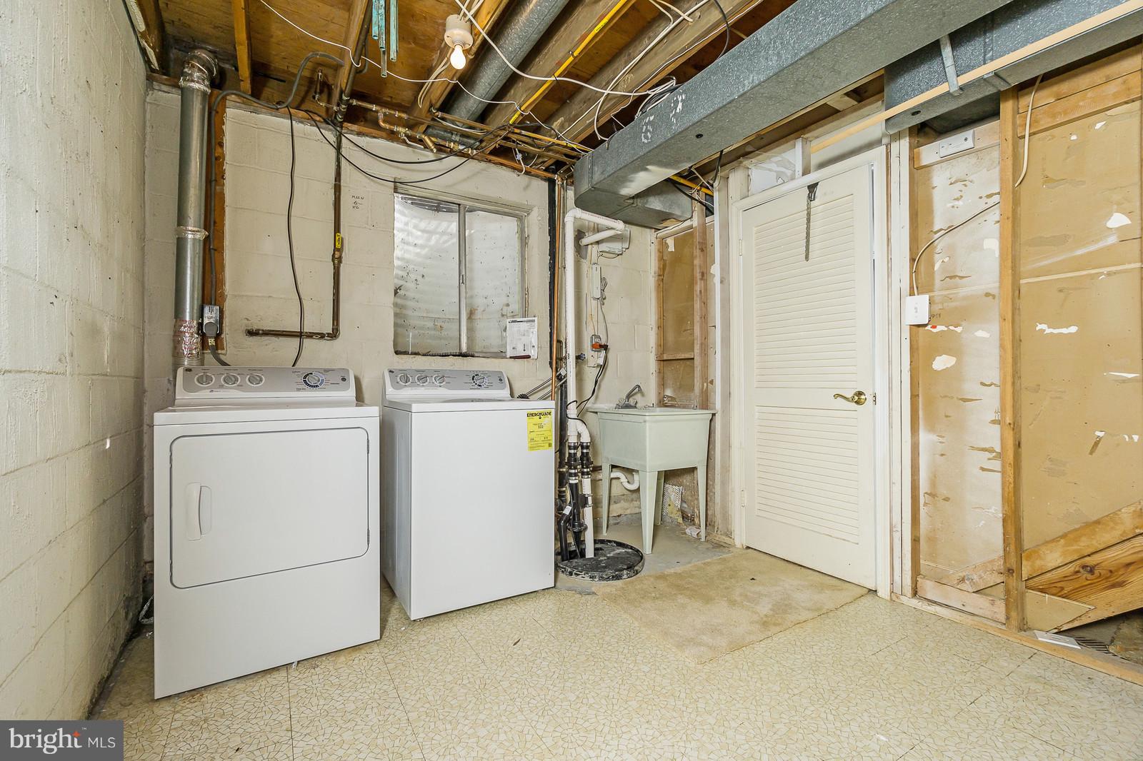 8517 Lakinhurst Lane Springfield, VA 22152 - Photo 22 of 26 Interior (General)